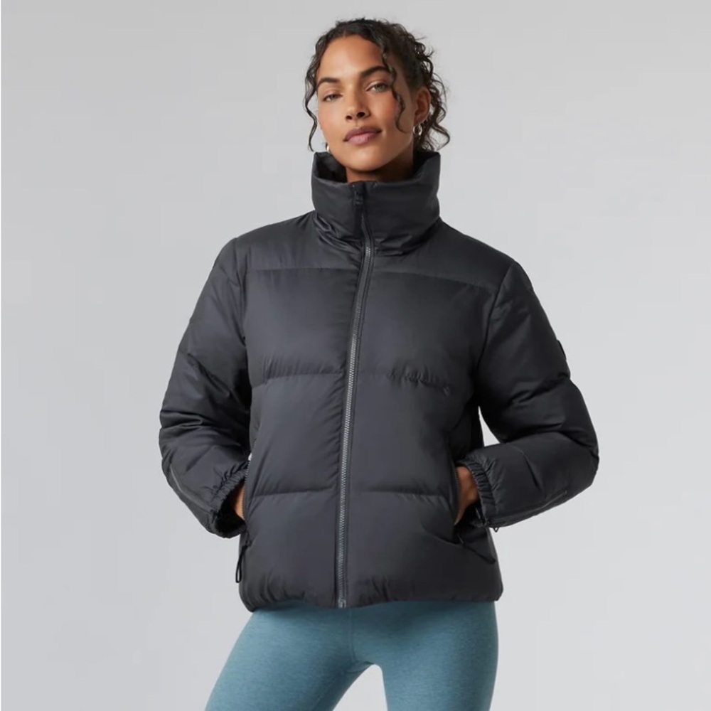 Vuori Women's Charcoal Puffer Jacket